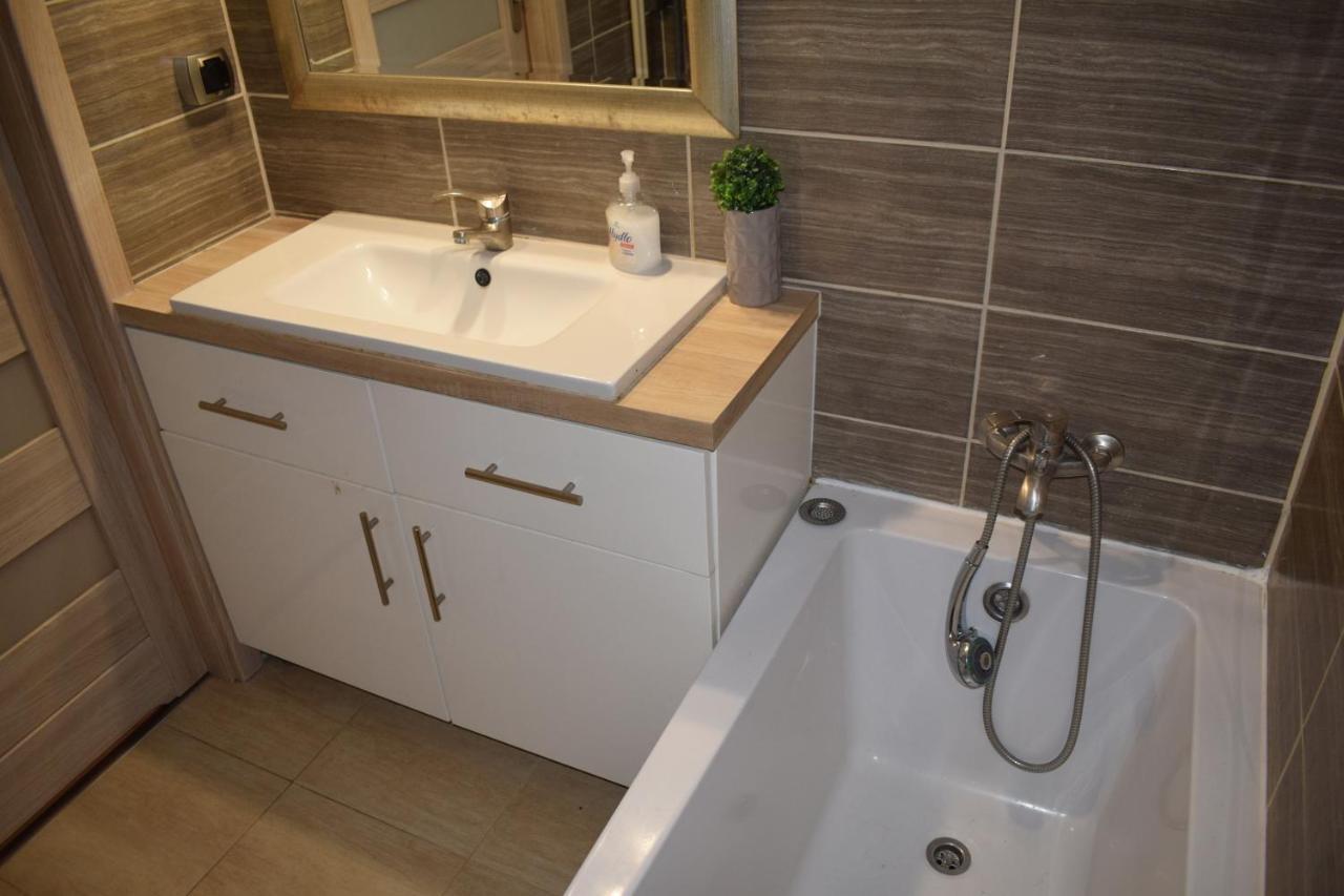 Apartament M-5 - 74M2 Częstochowa Exteriör bild